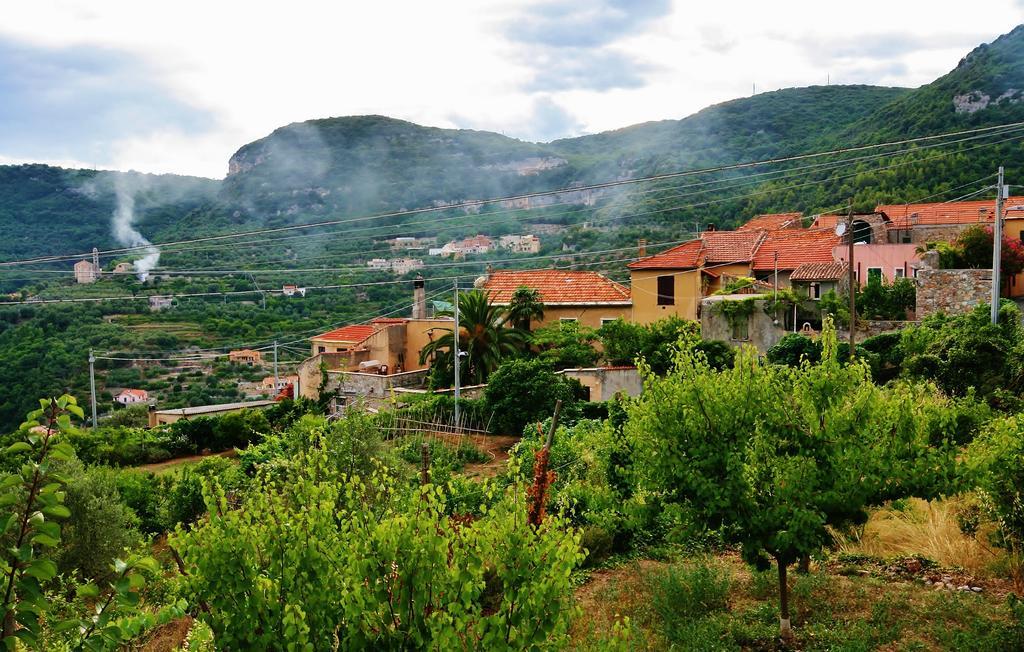 Agriturismo Barilaro Finale Ligure Buitenkant foto
